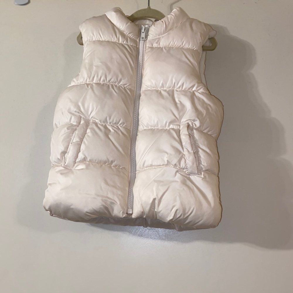 Old Navy Kids White Puffy Vest Size 5T